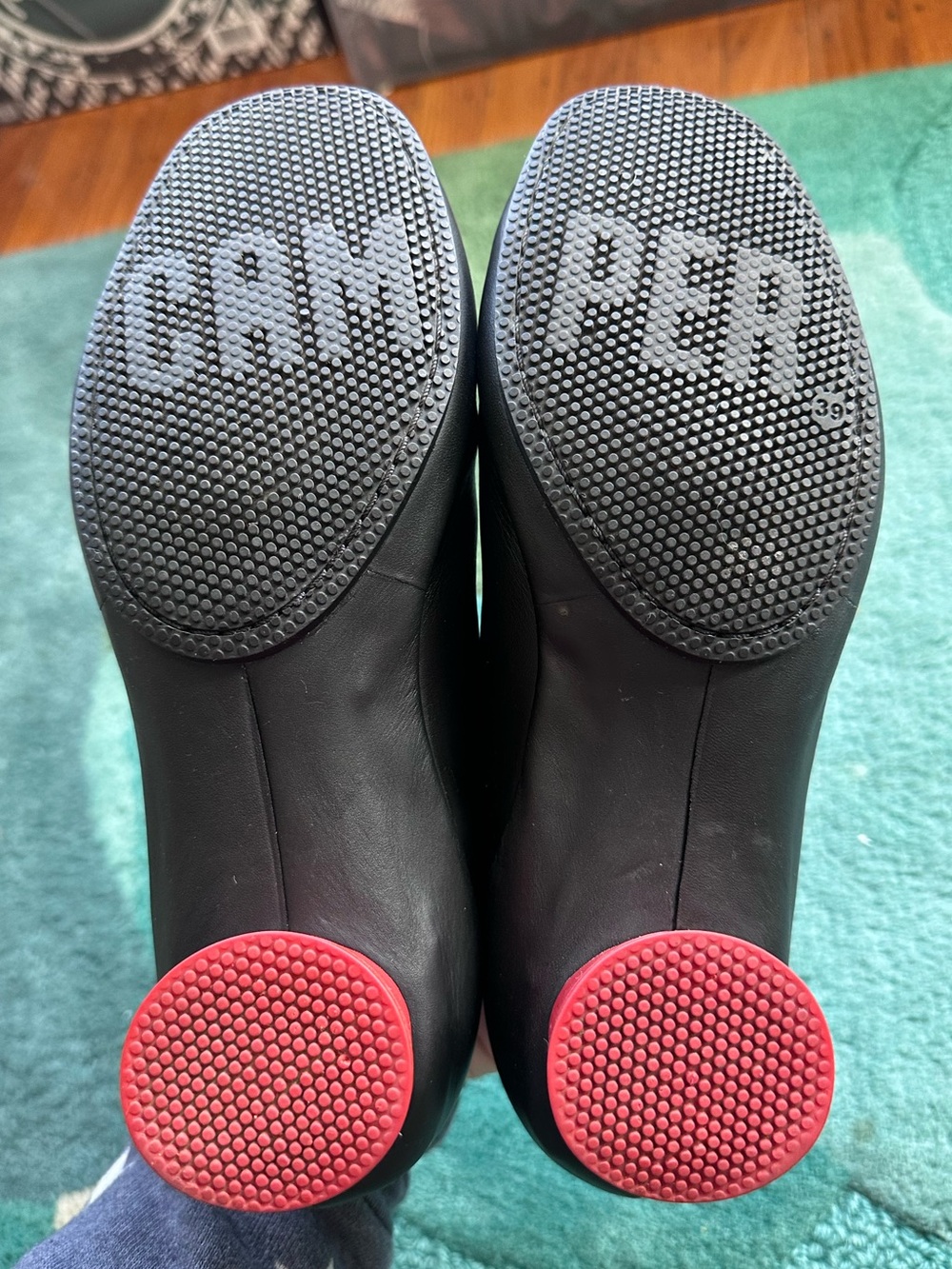 Camper NEARLY NEW Alright black leather/elastic ankle boot w/ red heel-39 (US 8) - Picture 16 of 16